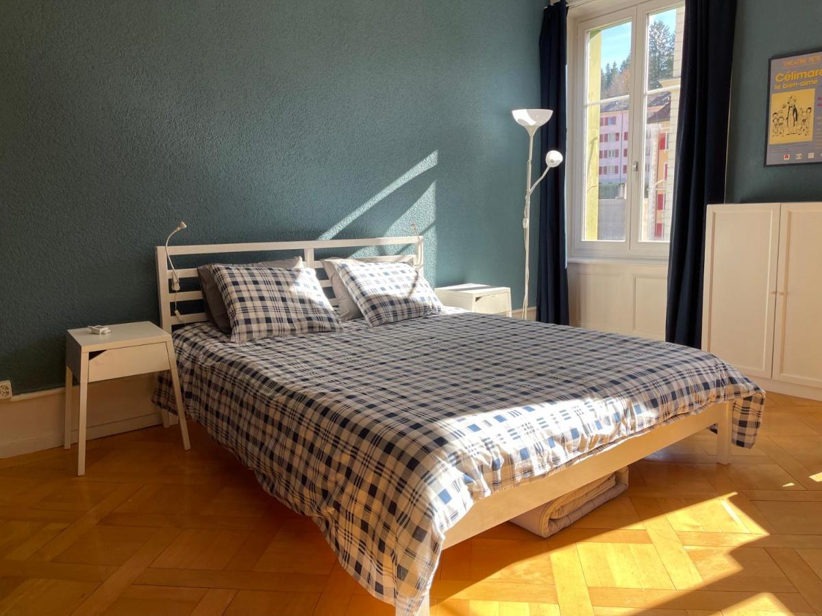 Le Locle : Bel Appartement Chaleureux Esterno foto