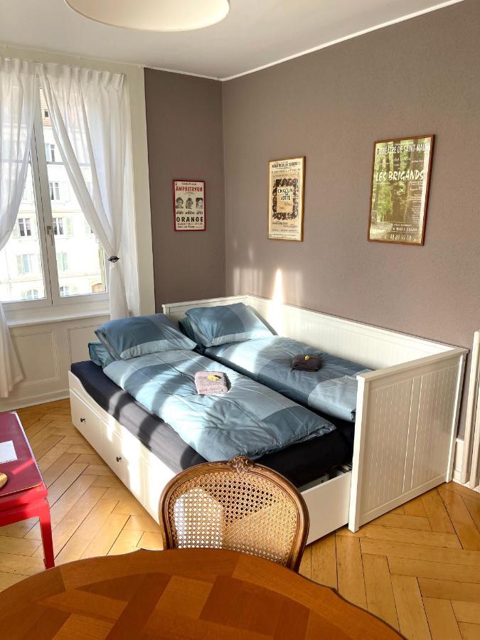 Le Locle : Bel Appartement Chaleureux Esterno foto